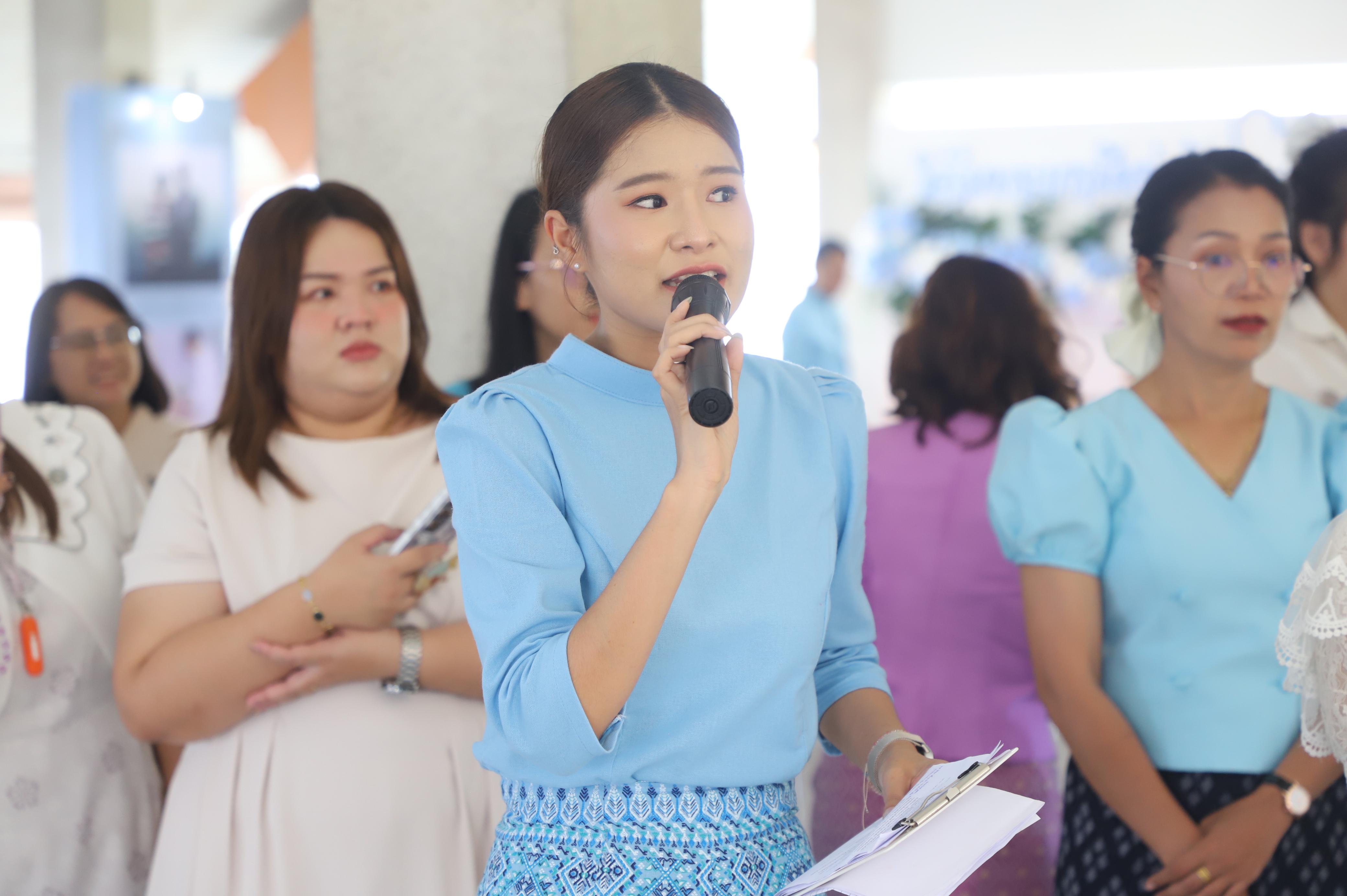 title - มากกว่าความรักระหว่างคู่ครอง คือความรักต่อปวงชน ส.ป.ก. จัดงาน “รักแห่งศิลป์ รักแห่งแผ่นดิน” พลังแห่งศิลปะที่เชื่อมโยงสถาบันและประชาชน